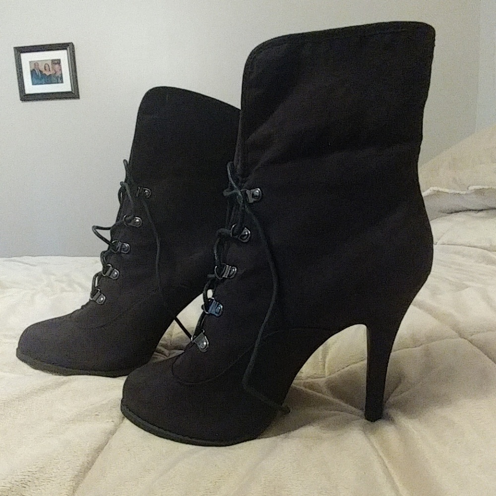 Kardashian Kollection heeled boots